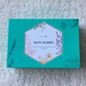April’s Bath Bombs Gift Set